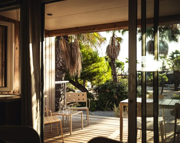 Cabane 2 chambres - living