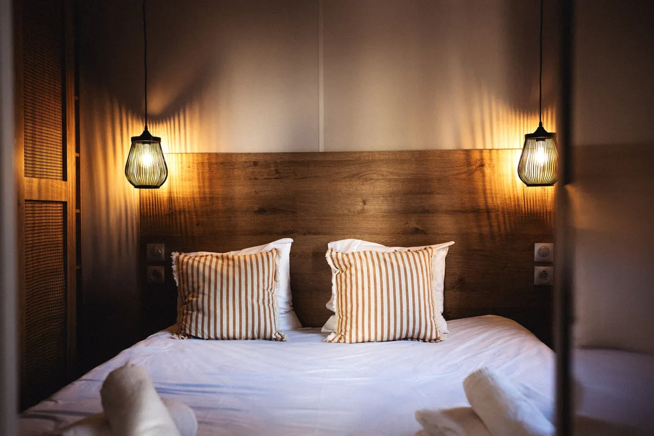 Cabane 2 chambres - living