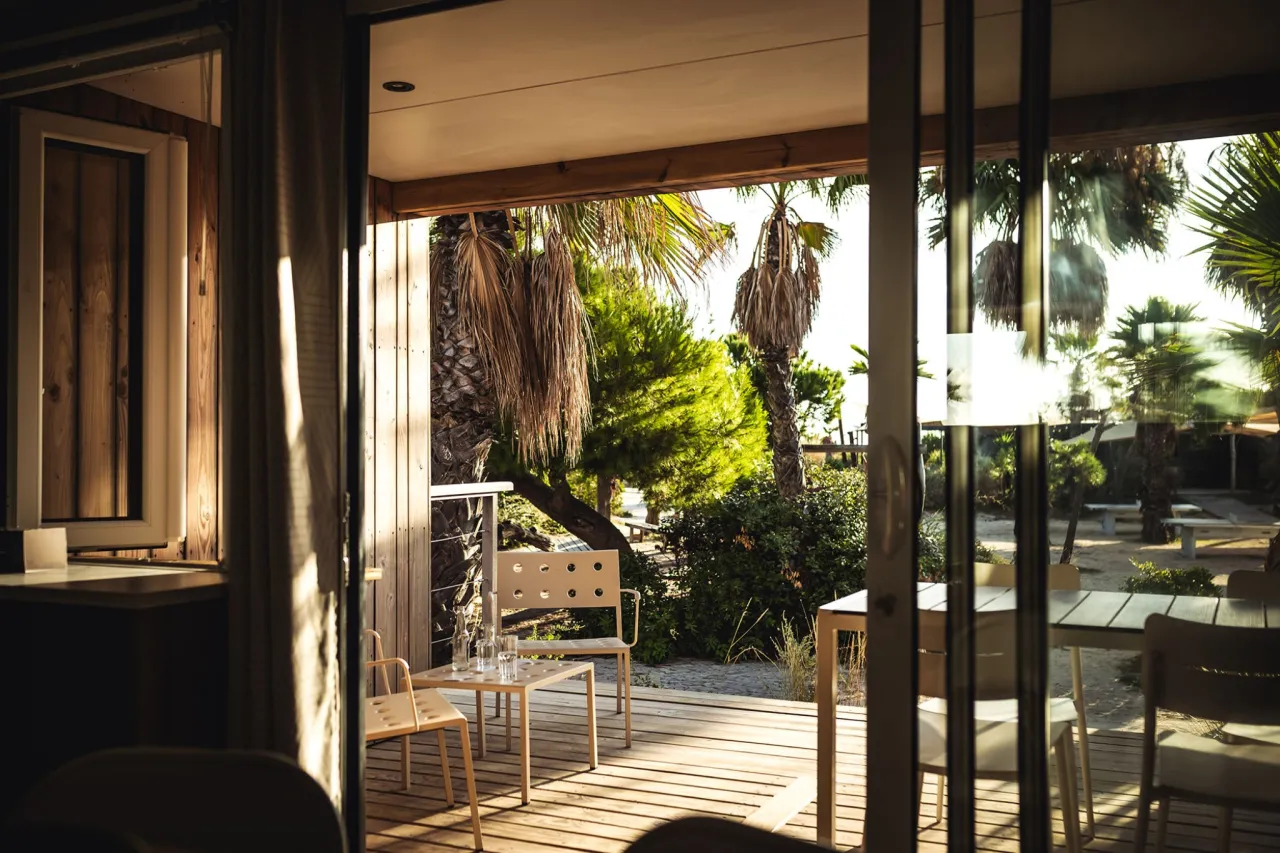 Cabane 2 chambres - living