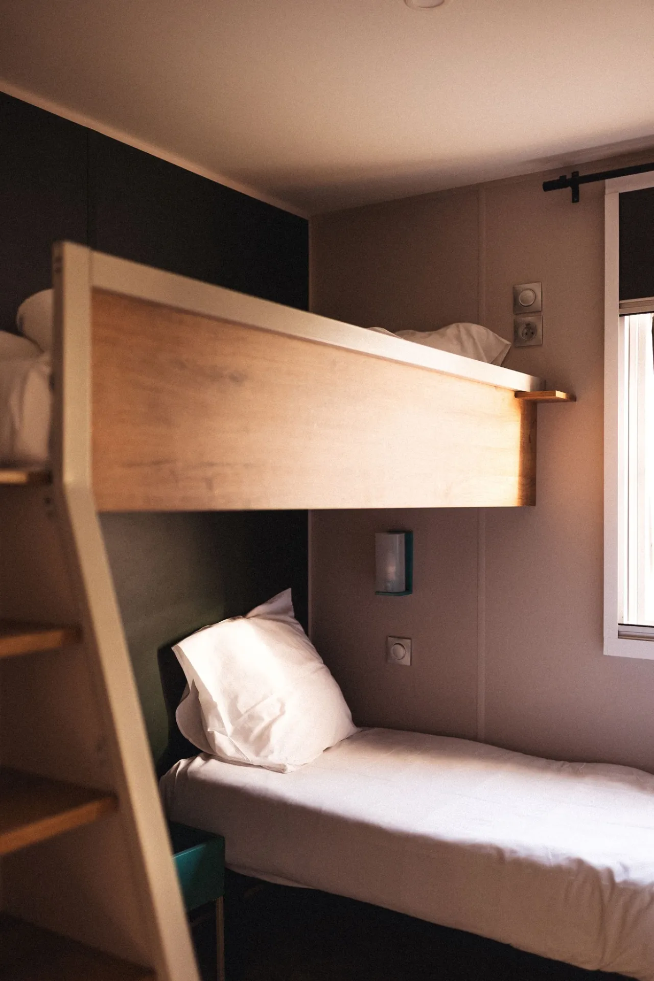 Cabane 2 chambres - living